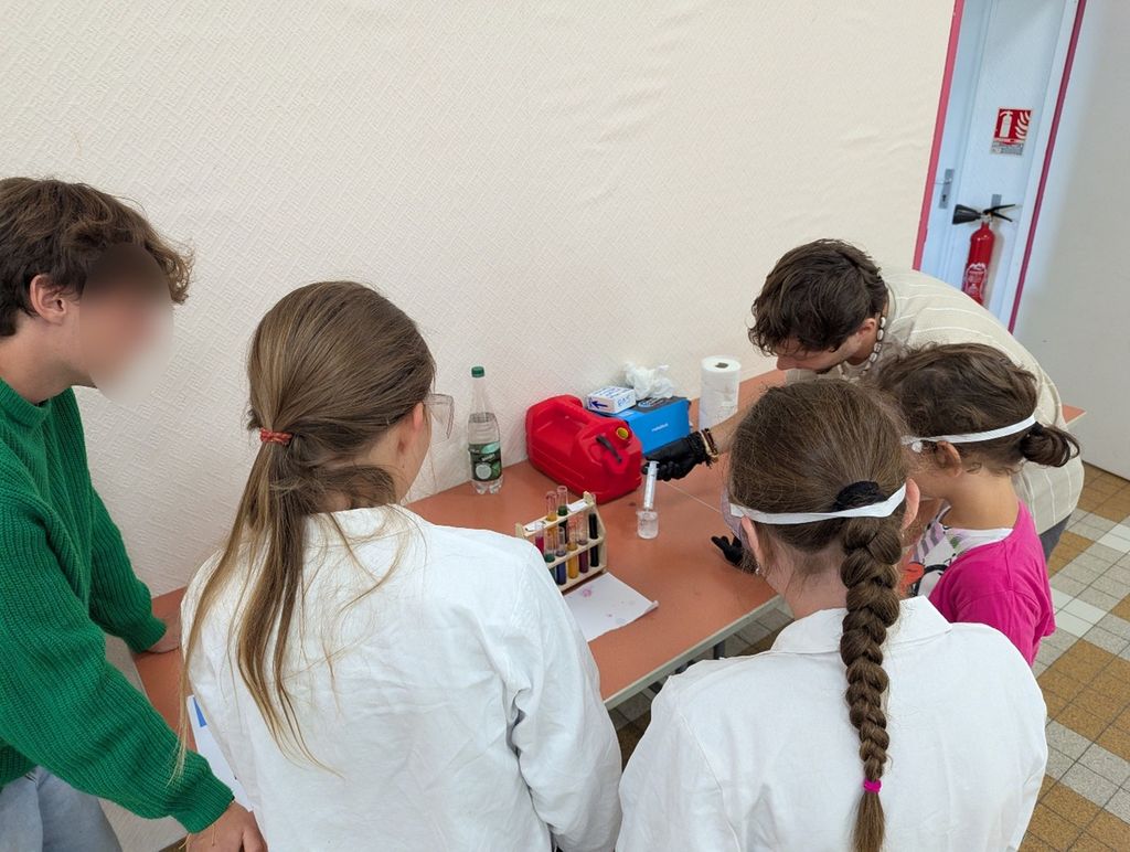 Planète sciences atelier police scientifique - La Fère - Politique de la ville - Communauté d'agglomération Chauny Tergnier La Fère Planète sciences atelier police scientifique - La Fère - Politique de la ville - Communauté d'agglomération Chauny Tergnier La Fère