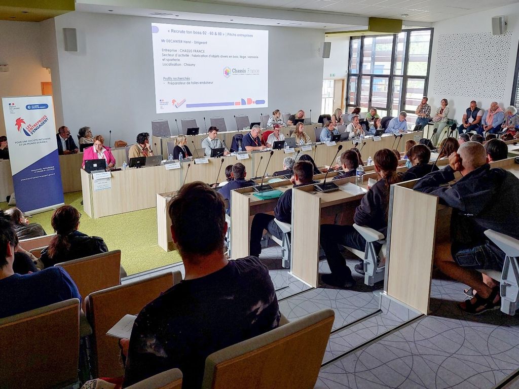 Recrute ton boss 01 - Communauté d'agglomération Chauny Tergnier La Fère Recrute ton boss 01 - Communauté d'agglomération Chauny Tergnier La Fère
